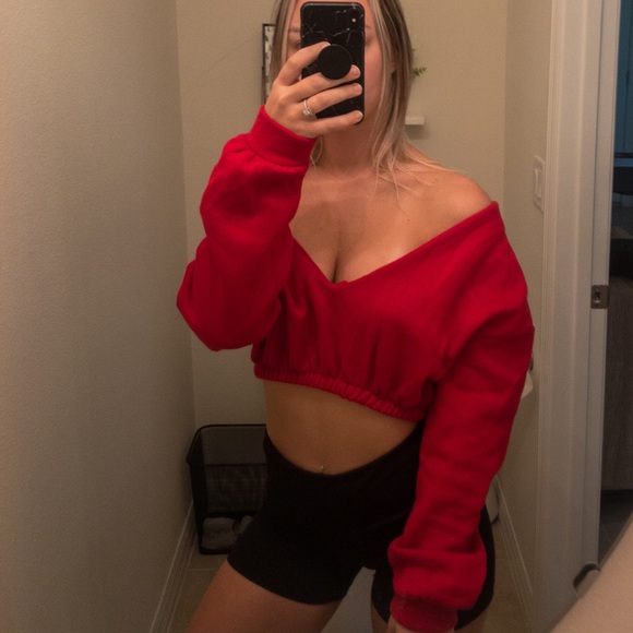 Off the shoulder cropped sweater - Picture 3 of 4